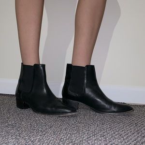 Frye Chelsea Boots!